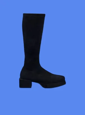 Moni Boot